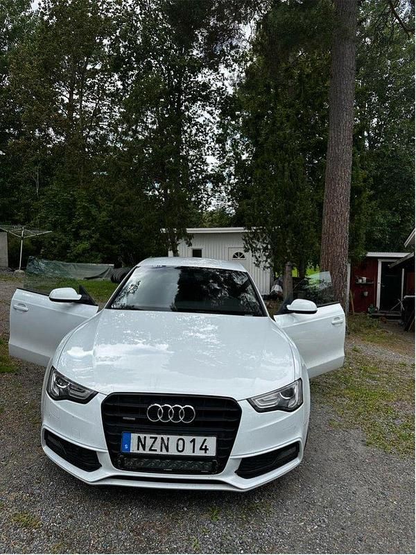 Begagnad Audi A5 S-Line 177 HK (130 kW) 2014 Vit Sportkupé
