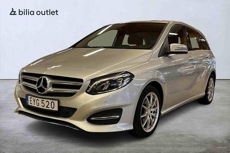 Silver Begagnad 2015 Mercedes 200 Halvkombi | 159 800 kr - Bild 1/1