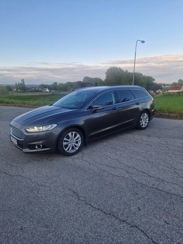 Grå Begagnad 2015 Ford Mondeo Titanium Kombi | 101 000 kr (Lite dyr) - Bild 1/4