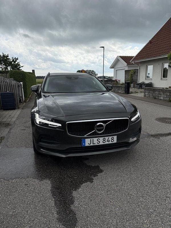 Grå Begagnad 2018 Volvo V90 Business Edition Kombi | 200 000 kr (Bra pris) - Bild 1/4