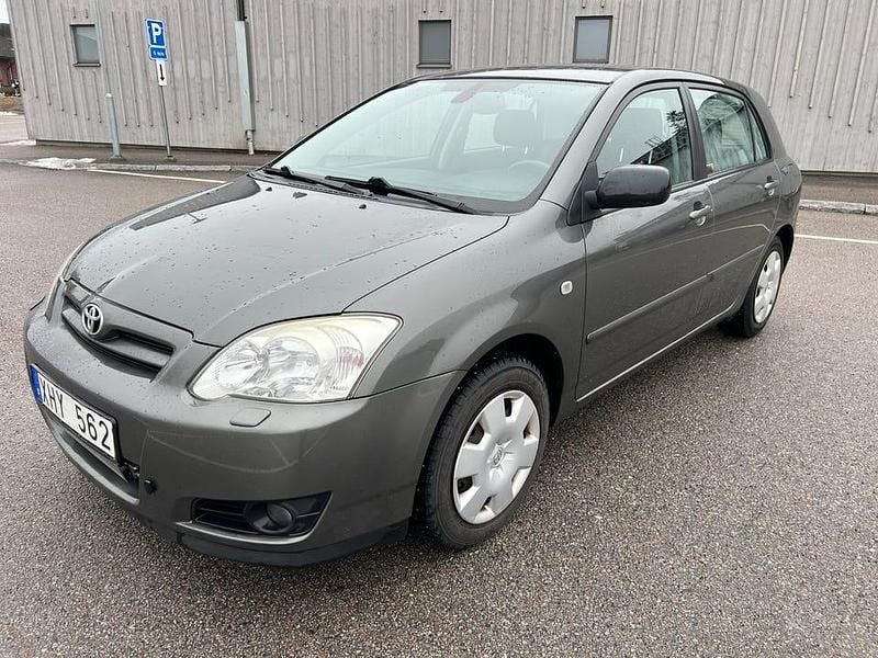 Begagnad Toyota Corolla 110 HK (80 kW) 2005
