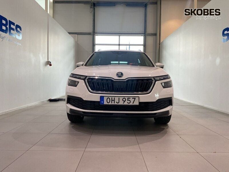 Vit Begagnad 2022 Skoda Kamiq Adventure SUV | 229 800 kr (Marknadspris) - Bild 1/3