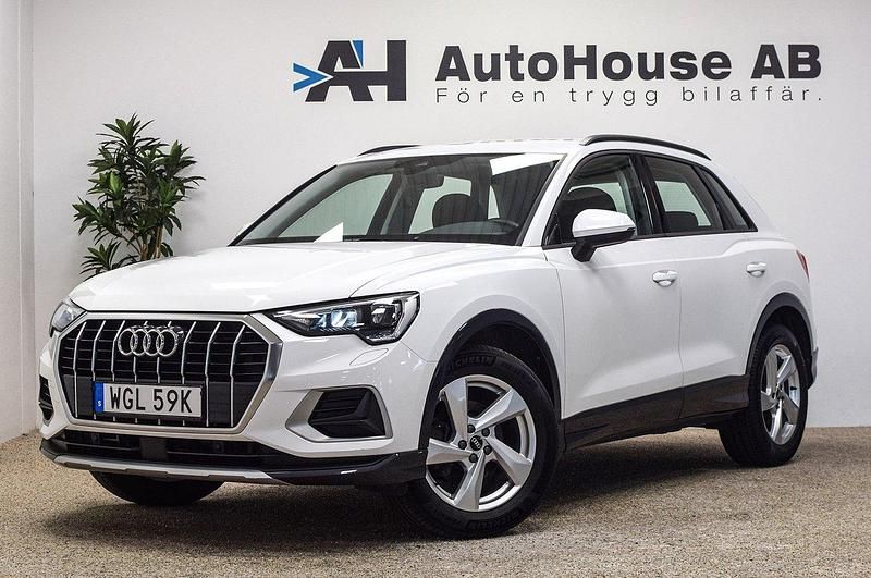 Vit Begagnad 2021 Audi Q3 Proline SUV | 299 000 kr (Marknadspris) - Bild 1/4