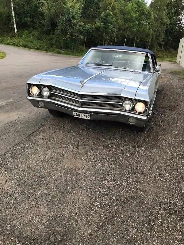 Begagnad Buick Electra 225 360 HK (264 kW) 1965 Blåmet Cab