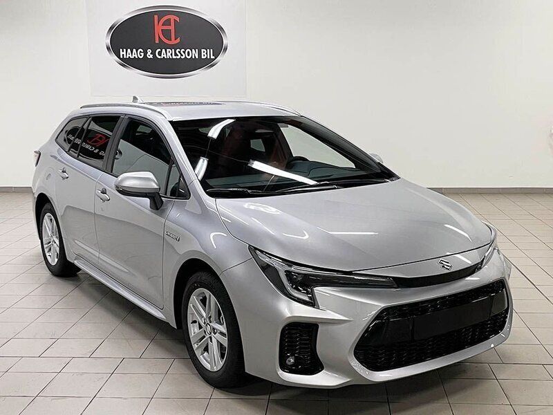 Grå Begagnad 2023 Suzuki Swace Kombi | 299 000 kr - Bild 1/4