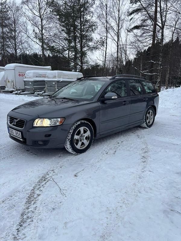 Begagnad 2010 Volvo V50 Kombi | 39 000 kr (Marknadspris) - Bild 1/4