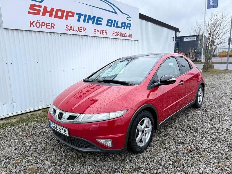 Röd Begagnad 2009 Honda Civic Sport Halvkombi | 29 900 kr (Bra pris) - Bild 1/4