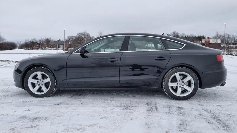 Begagnad Audi A5 Sportback 211 HK (155 kW) 2011 Sapphire black Halvkombi