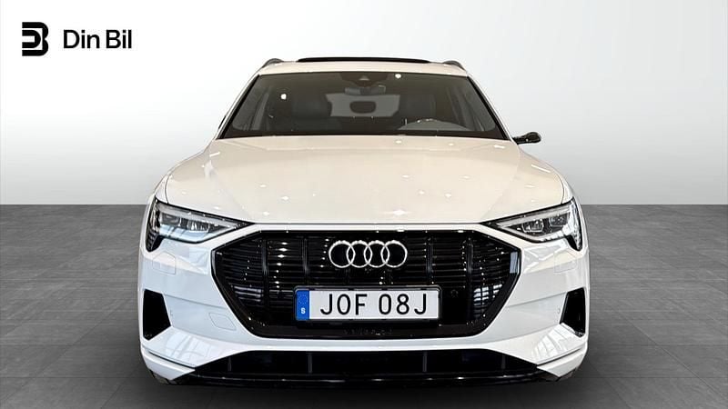 Begagnad Audi e-tron Advanced Plus 300 kW (408 HK) 2019 Glaciärvit metallic SUV