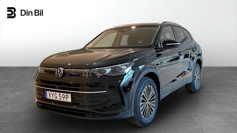 Svart Ny 2025 VW Tiguan Life SUV | 624 100 kr - Bild 1/4