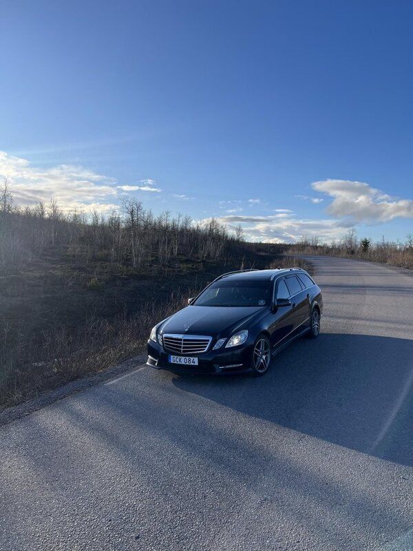 Blå Begagnad 2012 Mercedes E350 Kombi | 149 000 kr (Marknadspris) - Bild 1/4