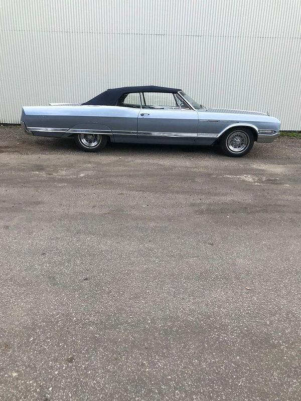 Begagnad Buick Electra 225 360 HK (264 kW) 1965 Blåmet Cab