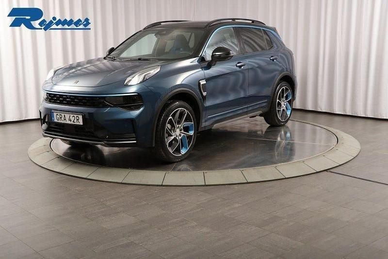 Blå Begagnad 2023 Lynk & Co 01 SUV | 299 800 kr (Marknadspris) - Bild 1/4
