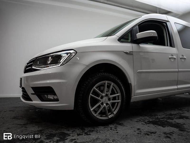 Begagnad VW Caddy 150 HK (110 kW) 2018 Vit Minibuss