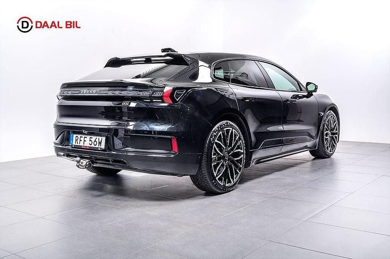 Begagnad Zeekr 001 400 kW (544 HK) 2023 Svart Halvkombi