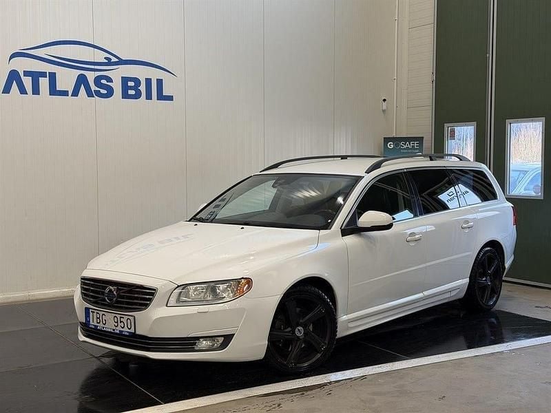 Begagnad Volvo V70 Momentum 163 HK (119 kW) 2012 Vit Kombi