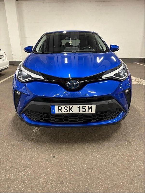 Blå Begagnad 2021 Toyota C-HR Edition SUV | 260 000 kr (Lite dyr) - Bild 1/4