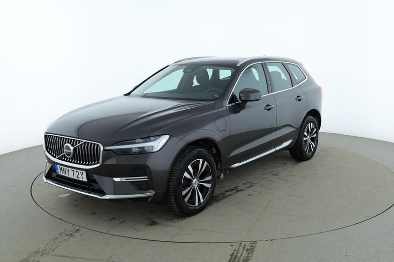 Begagnad Volvo XC60 Core 398 HK (292 kW) 2022 Grå SUV