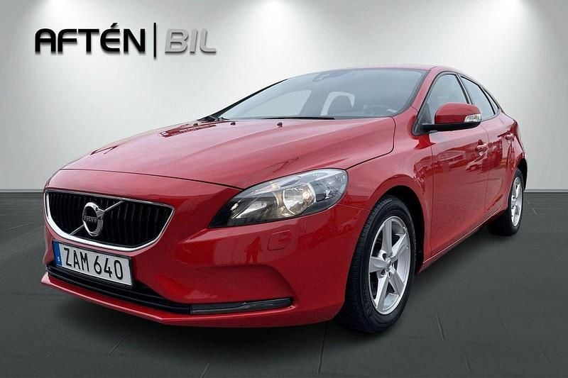 Röd Begagnad 2017 Volvo V40 Business Edition Kombi | 149 000 kr (Superpris) - Bild 1/3