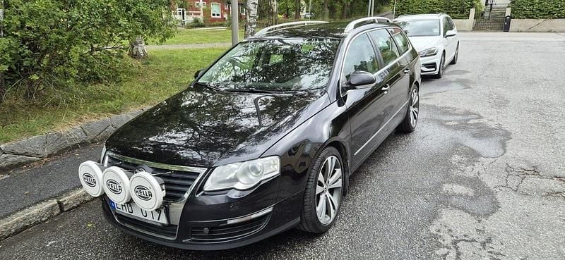 Svart Begagnad 2009 VW Passat Kombi | 25 000 kr (Marknadspris) - Bild 1/4