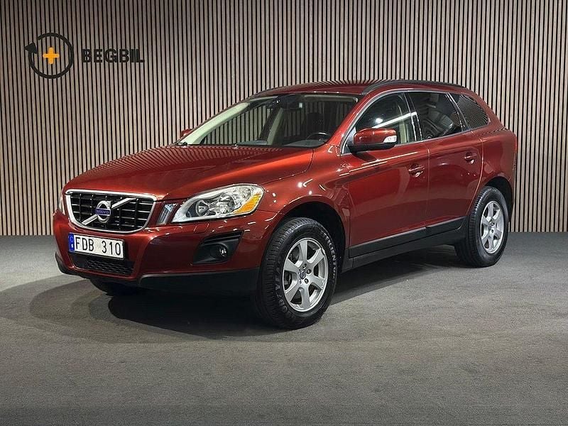 Röd Begagnad 2010 Volvo XC60 SUV | 94 200 kr (Marknadspris) - Bild 1/4