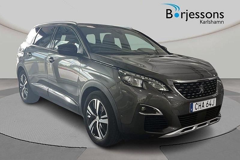 Grå Begagnad 2019 Peugeot 5008 GTi Minibuss | 249 000 kr (Marknadspris) - Bild 1/4