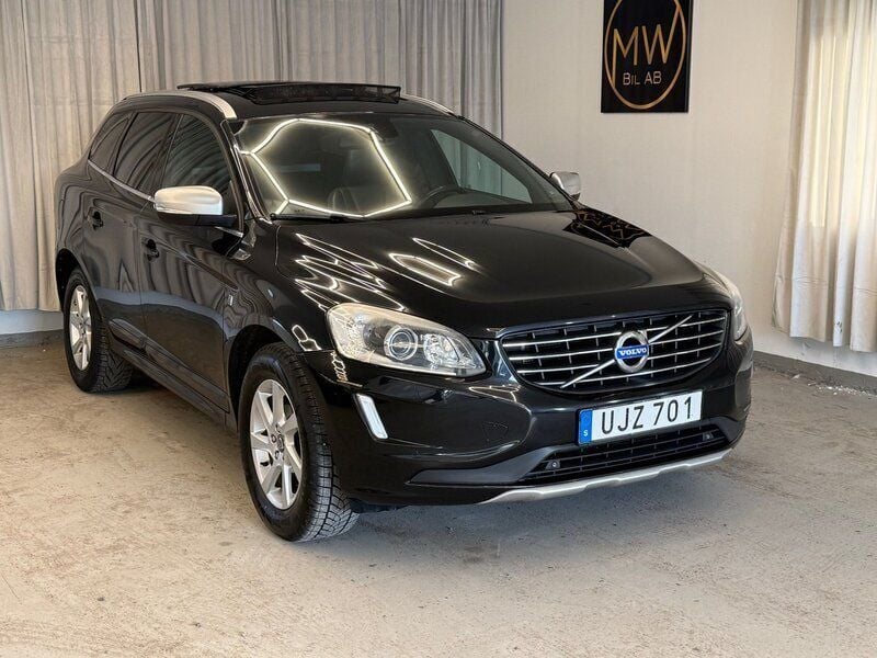 Svart Begagnad 2015 Volvo XC60 Ocean Race SUV | 124 900 kr (Marknadspris) - Bild 1/4