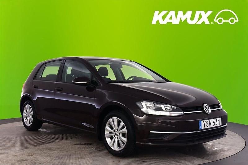 Svart Begagnad 2018 VW Golf VII Halvkombi | 189 800 kr (Marknadspris) - Bild 1/4