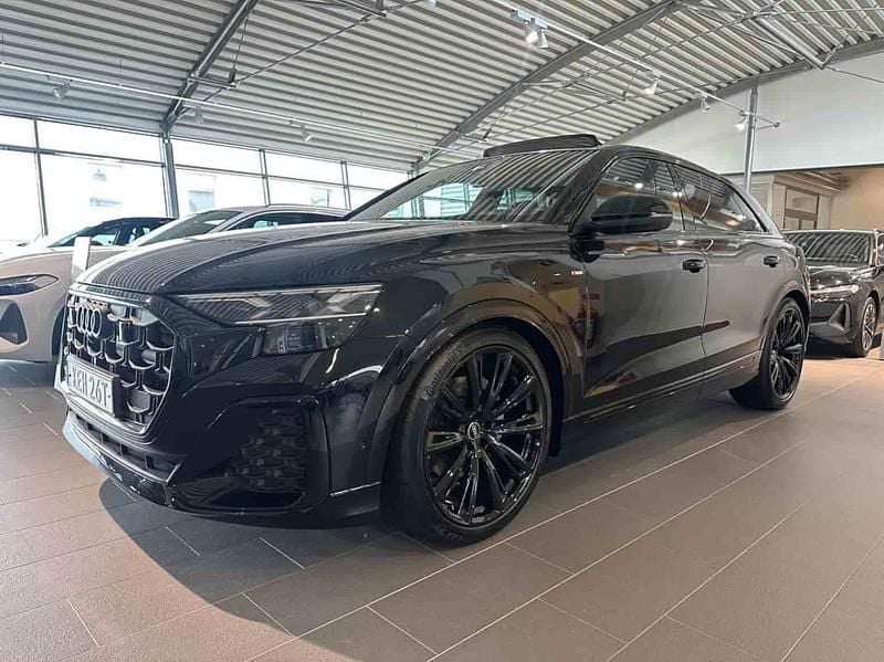 Svart Ny 2025 Audi Q8 SUV | 989 000 kr - Bild 1/1
