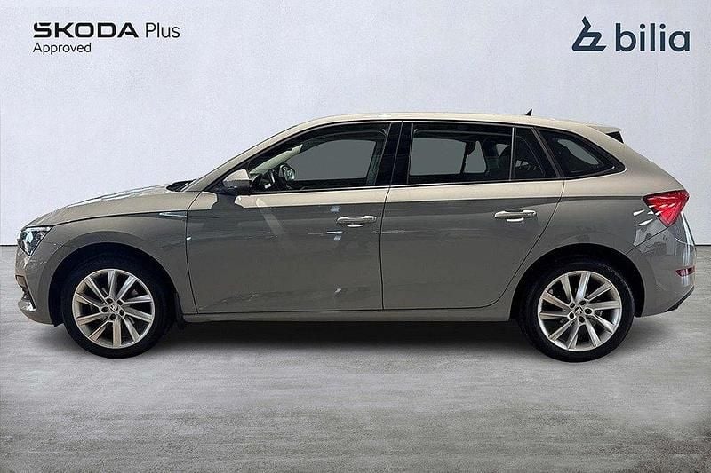 Grå Begagnad 2022 Skoda Scala Style Halvkombi | 199 000 kr (Marknadspris) - Bild 1/3