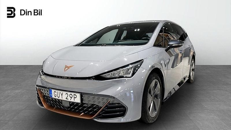 Ljusgrå (panotgrau) Begagnad 2022 Cupra Born Halvkombi | 264 900 kr (Marknadspris) - Bild 1/4