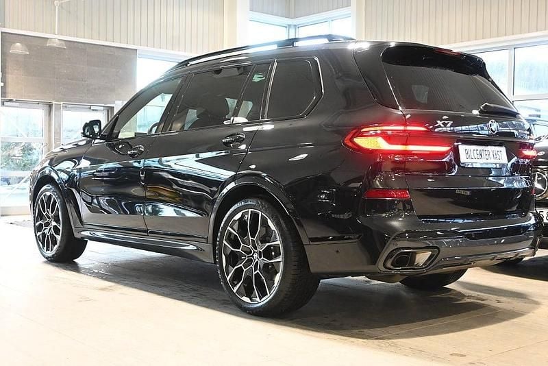 Begagnad BMW X7 Shadowline 340 HK (250 kW) 2025 Svart SUV