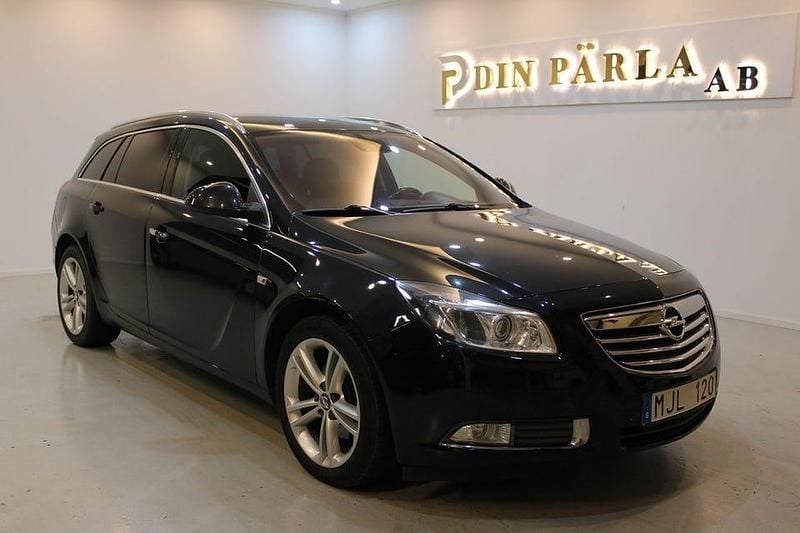 Begagnad Opel Insignia Cosmo 194 HK (142 kW) 2013 Svart Kombi