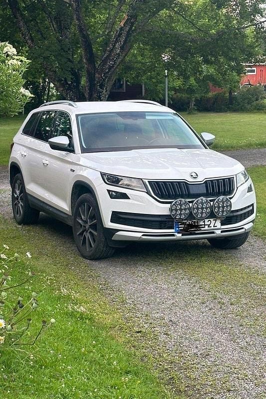Vit Begagnad 2019 Skoda Kodiaq Business Line SUV | 209 000 kr (Superpris) - Bild 1/4