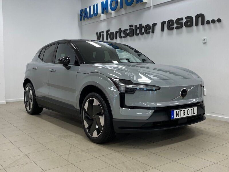 Grå Begagnad 2024 Volvo EX30 Plus SUV | 369 500 kr (Marknadspris) - Bild 1/4