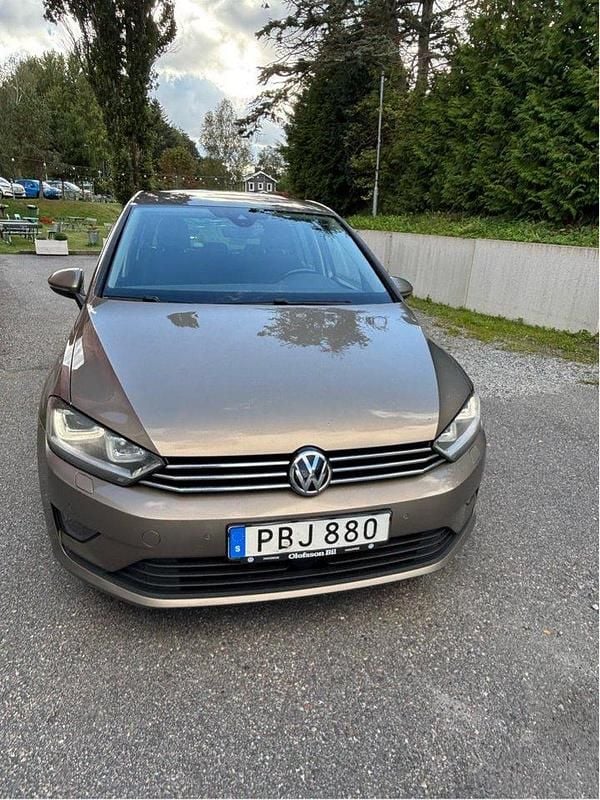 Brun Begagnad 2017 VW Golf VII Halvkombi | 109 000 kr (Bra pris) - Bild 1/4