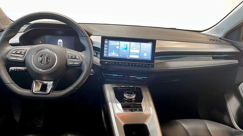 Begagnad MG MG5 EV Luxury 135 kW (184 HK) 2022 Röd Kombi