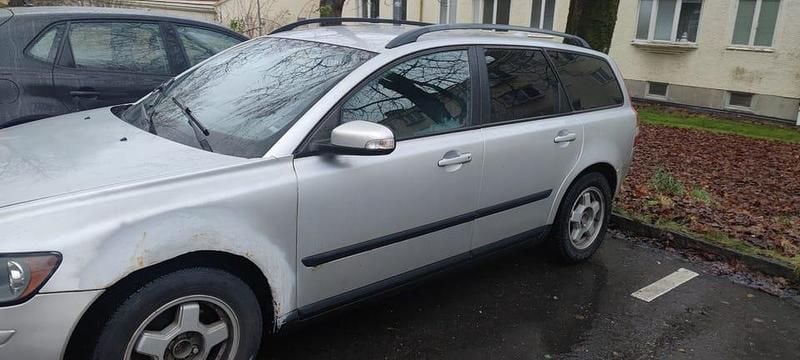Begagnad 2007 Volvo V50 Kombi | 6 000 kr (Superpris) - Bild 1/4
