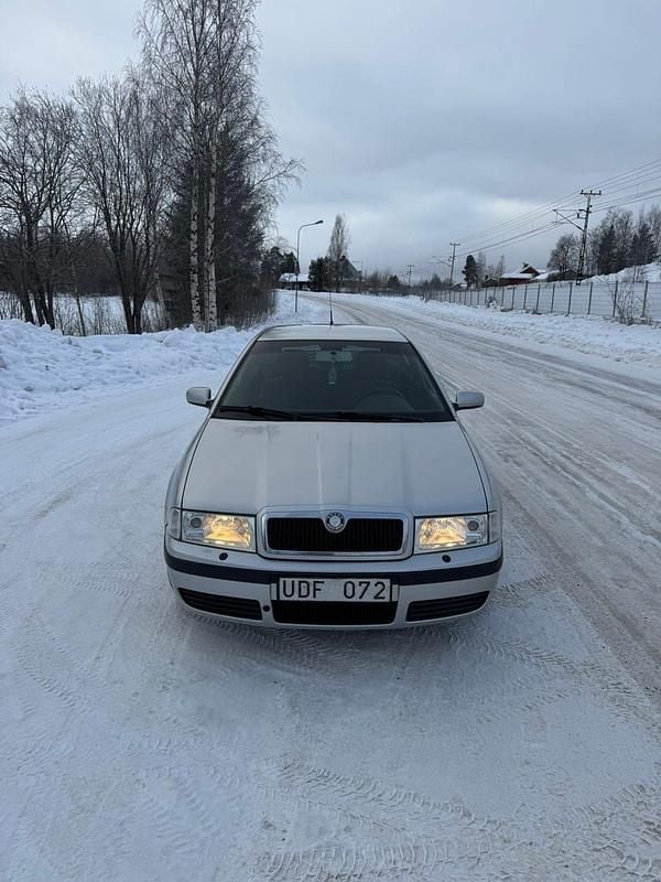 Begagnad Skoda Octavia Elegance 102 HK (75 kW) 2003
