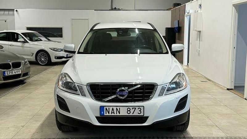 Begagnad Volvo XC60 Momentum 163 HK (119 kW) 2012 Vit SUV
