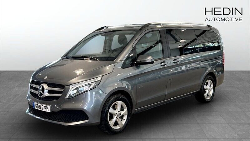 Grå (grey) Begagnad 2022 Mercedes V220 Minibuss | 450 000 kr (Bra pris) - Bild 1/4