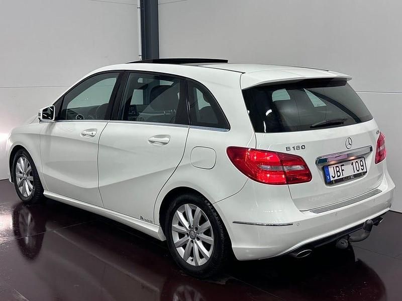 Begagnad Mercedes B180 109 HK (80 kW) 2013 Vit Minibuss