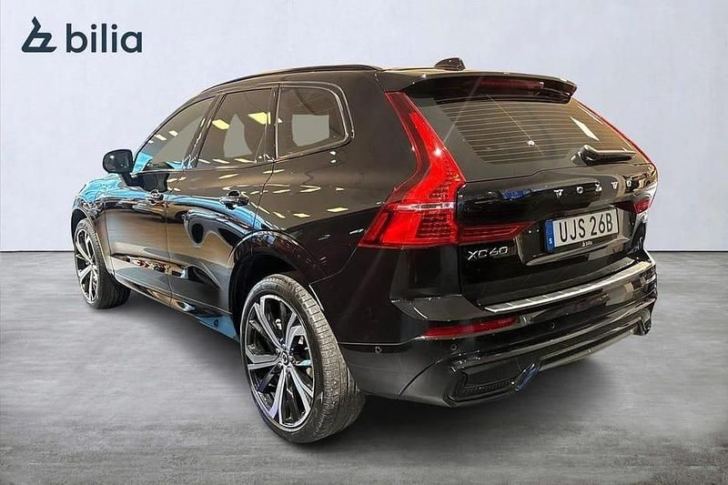 Begagnad Volvo XC60 Plus 355 HK (261 kW) 2023 Svart SUV