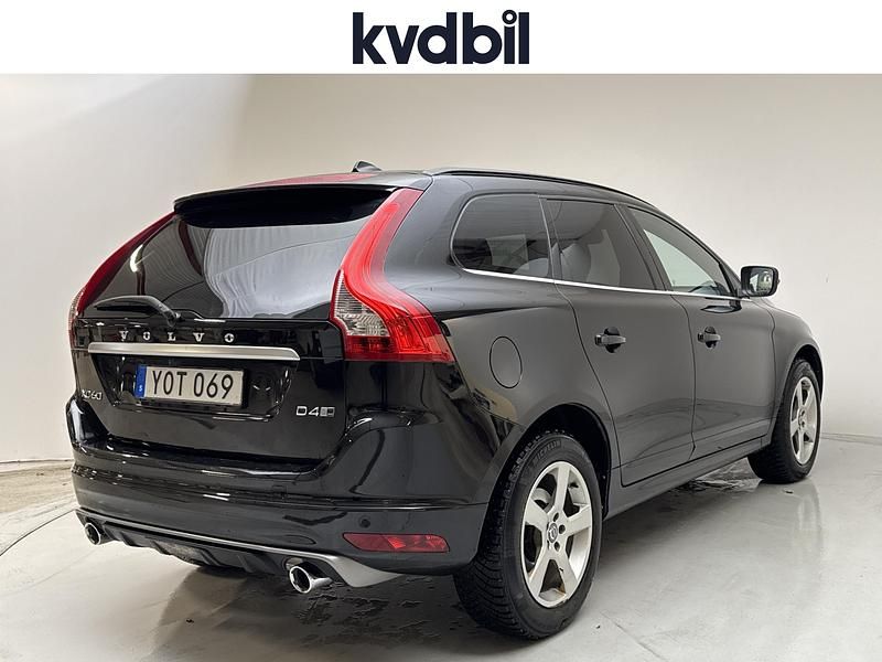 Begagnad Volvo XC60 R-Design 190 HK (139 kW) 2017 Svart SUV