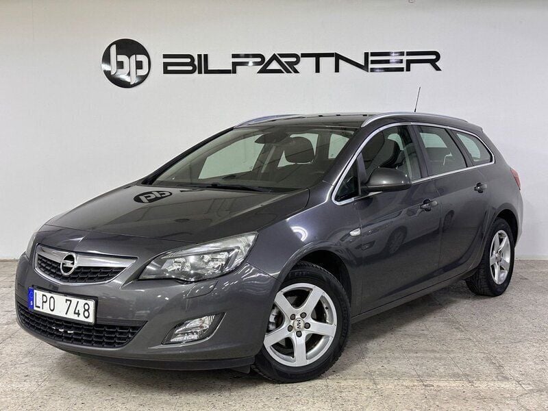 Grå Begagnad 2011 Opel Astra Enjoy Kombi | 44 900 kr (Marknadspris) - Bild 1/4