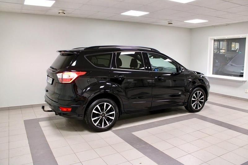 Begagnad Ford Kuga ST-Line 150 HK (110 kW) 2018 Svart SUV