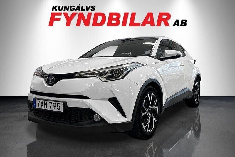 Vit Begagnad 2017 Toyota C-HR Active SUV | 184 900 kr (Marknadspris) - Bild 1/3