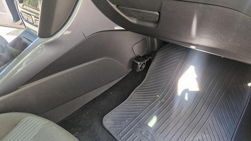 Svart Begagnad 2012 Ford Focus Titanium Halvkombi | 63 000 kr (Marknadspris) - Bild 1/4