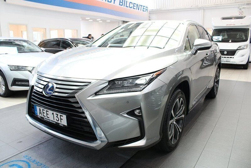 Ljusgrå Begagnad 2019 Lexus RX450h Executive Line SUV | 389 900 kr (Bra pris) - Bild 1/4