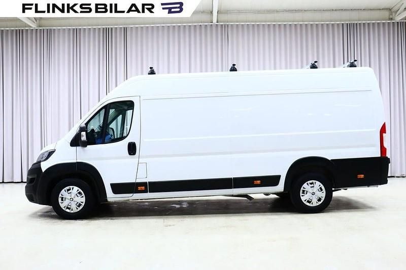 Vit Begagnad 2023 Peugeot Boxer Van | 298 750 kr (Bra pris) - Bild 1/4